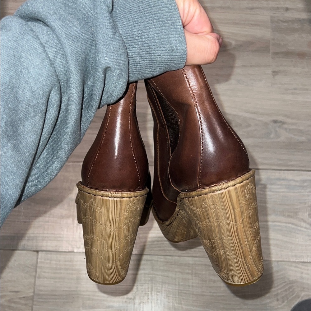 BORN Brown‎ Leather Platform Chelsea Boots - Women's - Picture 4 of 6